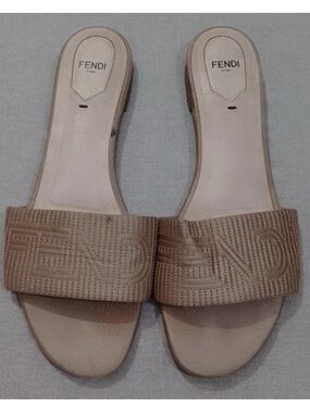 Fendi Beige satin Logo Embroidered Flat EU size 41 9.5-10 US Sandals, Slides